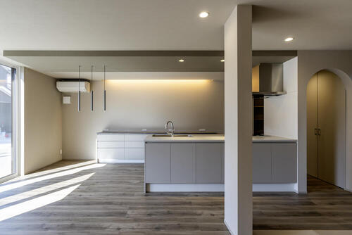 曲線がつくる柔らかなデザインの家